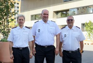 Das neue Führungsteam der Feuerwehr Ostfildern Marcel Stick, Michael Mühleck und Andreas Steinhilber (von links) steht vor dem Stadthaus